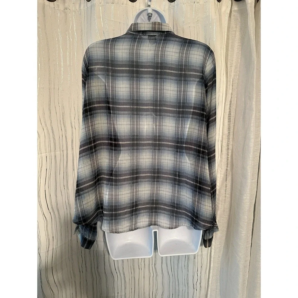 About‎ A Girl Plaid Lynn Plaid Flannel Shirt Medium Buttons